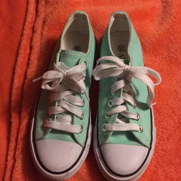 red knock off converse